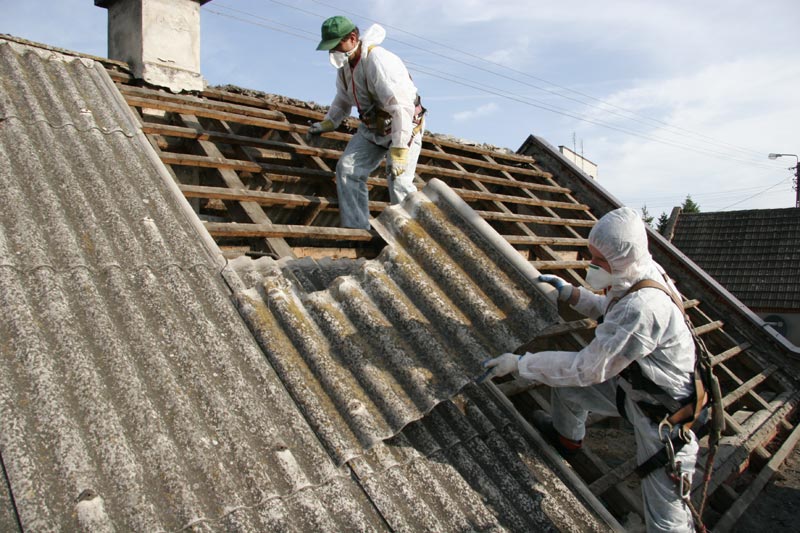 Usuwanie azbestu w budownictwie