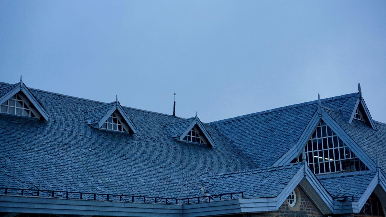 Montowanie podbitki dachowej