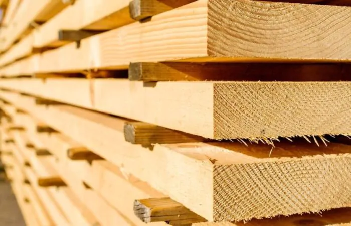 Drewno na budowie